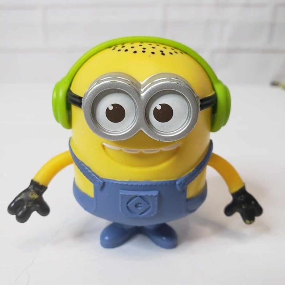 Despicable Me McDonalds Happy Meal Toy Minion Dave Action Figure